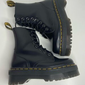 DR. MARTENS
JADON PLATFORM Women